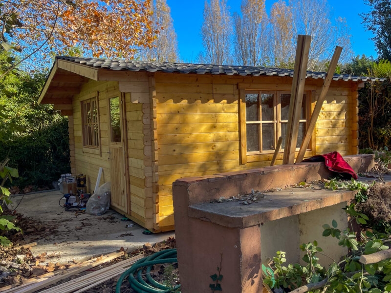 Abri en bois sur mesure réalisé dans un jardin à Argelès sur mer